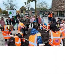 schoolgidsnatuurboomplantdag-284x300.jpg